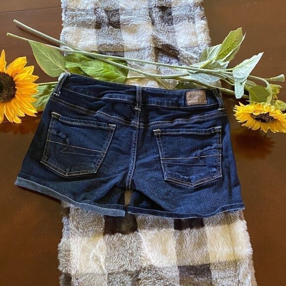 American Eagle Rolled Hem Jean Shorts - Picture 2 of 5